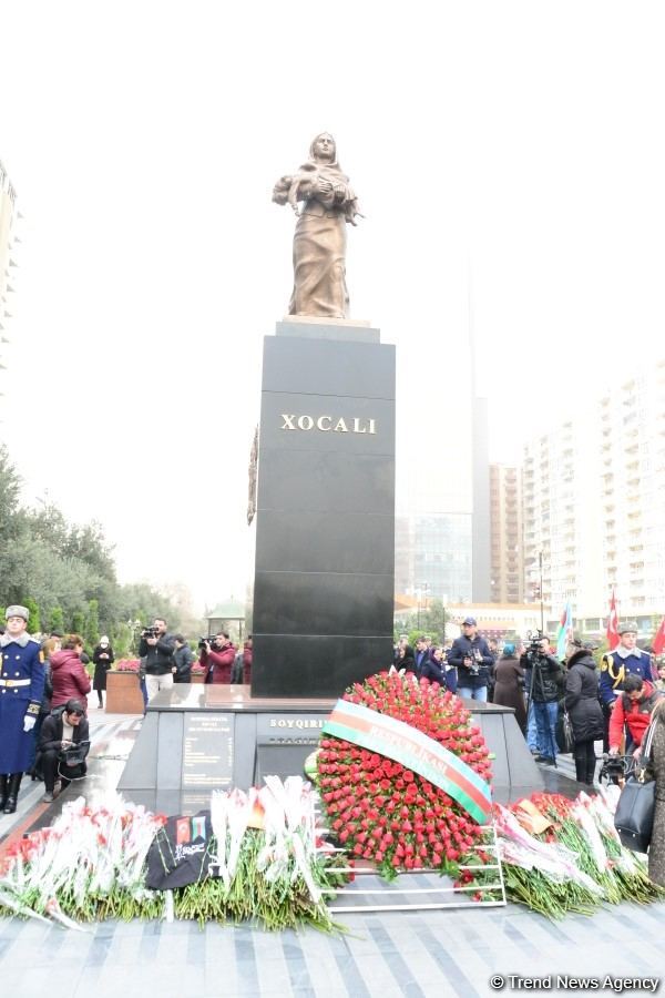 Общественность Азербайджана чтит память жертв Ходжалинского геноцида (ФОТО)