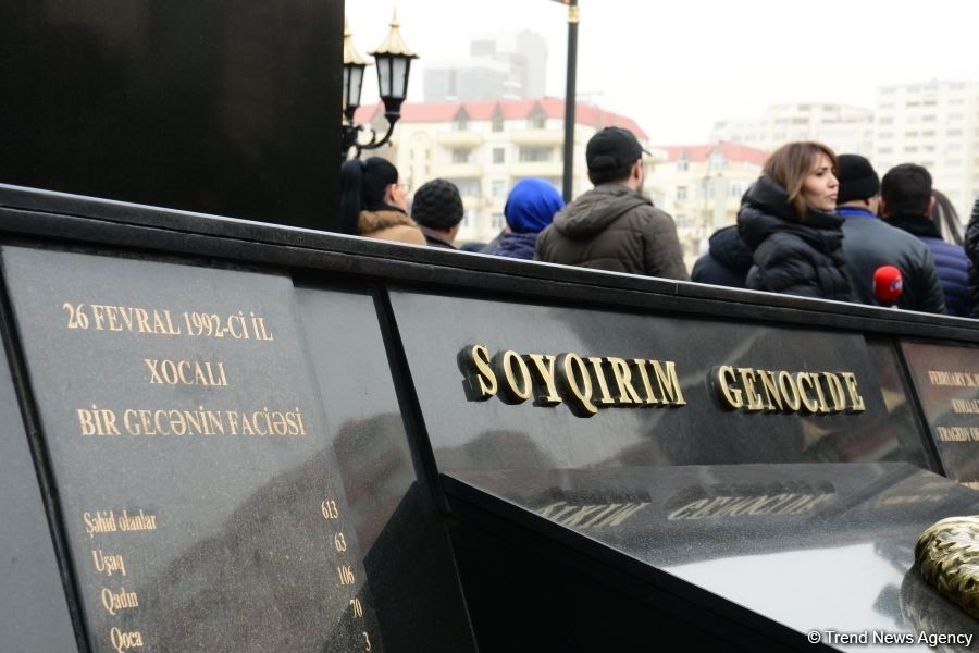 Общественность Азербайджана чтит память жертв Ходжалинского геноцида (ФОТО)