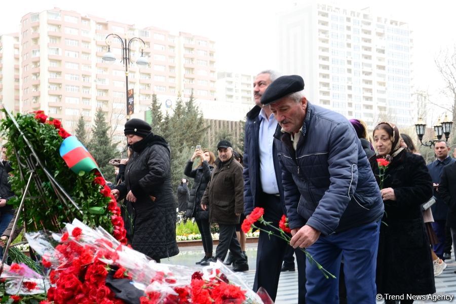 Общественность Азербайджана чтит память жертв Ходжалинского геноцида (ФОТО)