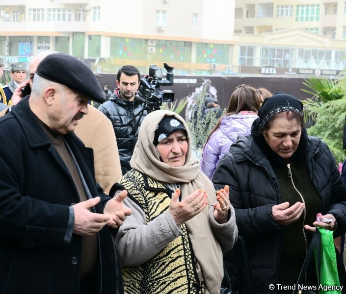 Общественность Азербайджана чтит память жертв Ходжалинского геноцида (ФОТО)