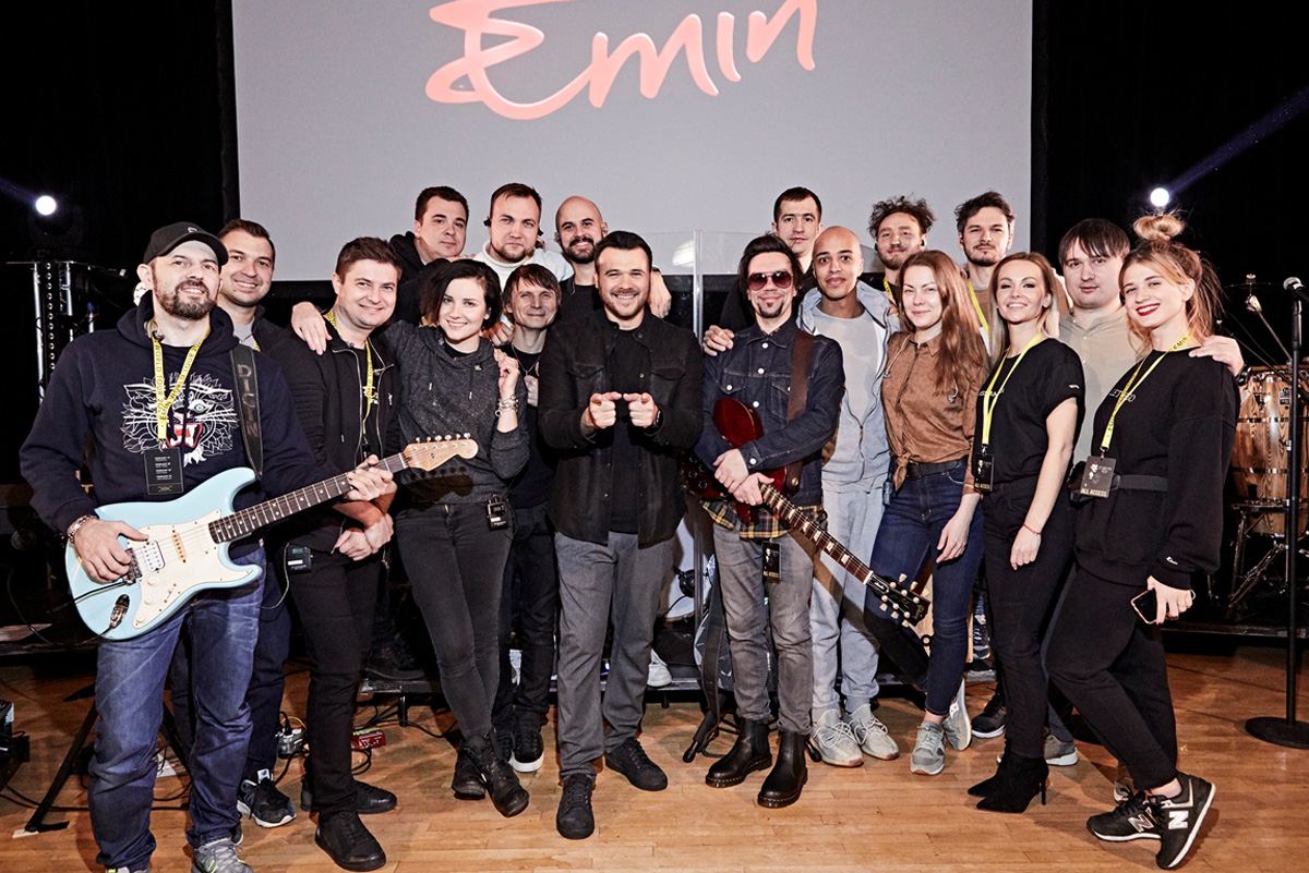 Четыре аншлага EMINа, или Реакция зрителей Чикаго на "Синюю вечность" Муслима Магомаева (ФОТО, ВИДЕО)