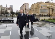 Президент Ильхам Алиев посетил новый парк, куда был перенесен памятник Шаху Исмаилу Хатаи (ФОТО) (версия 2)