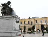Президент Ильхам Алиев посетил новый парк, куда был перенесен памятник Шаху Исмаилу Хатаи (ФОТО) (версия 2)