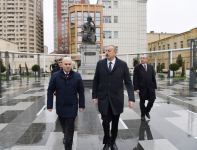Президент Ильхам Алиев посетил новый парк, куда был перенесен памятник Шаху Исмаилу Хатаи (ФОТО) (версия 2)