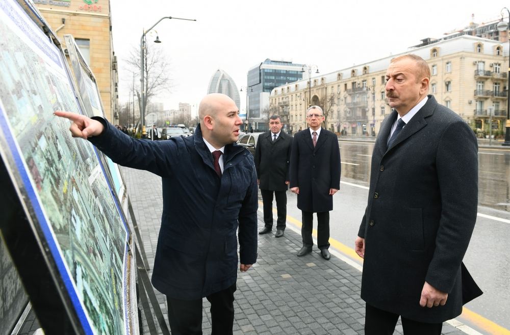 Президент Ильхам Алиев посетил новый парк, куда был перенесен памятник Шаху Исмаилу Хатаи (ФОТО) (версия 2)