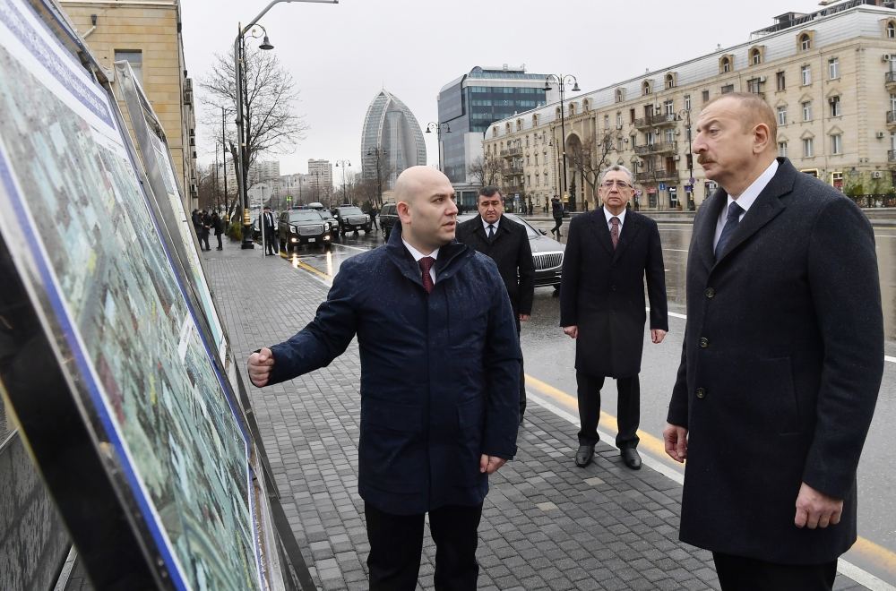 Президент Ильхам Алиев посетил новый парк, куда был перенесен памятник Шаху Исмаилу Хатаи (ФОТО) (версия 2)