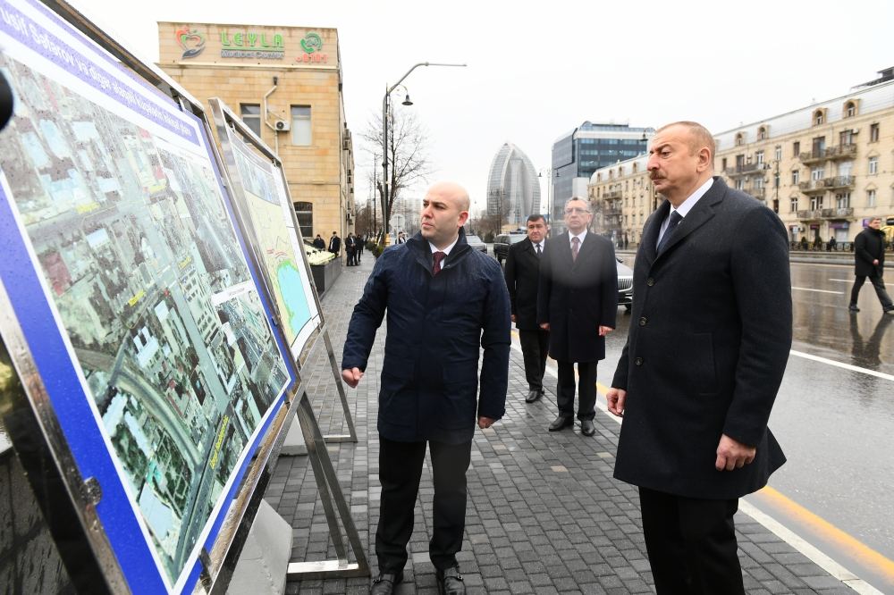 Президент Ильхам Алиев посетил новый парк, куда был перенесен памятник Шаху Исмаилу Хатаи (ФОТО) (версия 2)