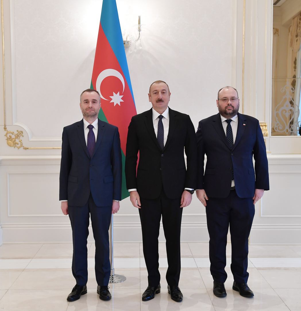 Президент Ильхам Алиев принял верительные грамоты нового посла Польши (ФОТО) (версия 2)