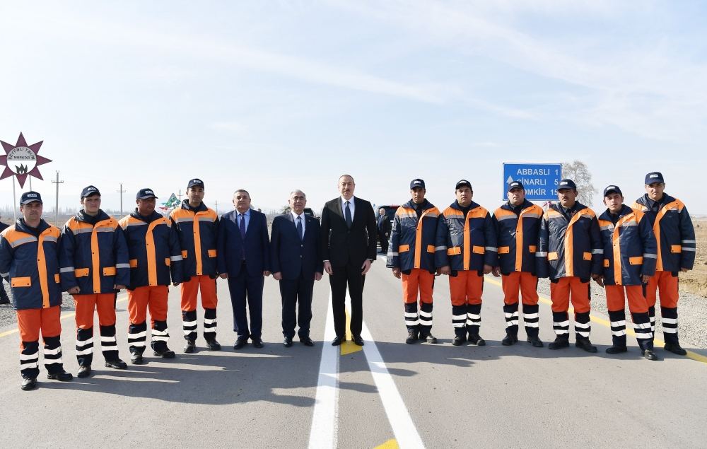 Президент Ильхам Алиев принял участие в открытии автодороги Шамкир-Аббаслы-Нариманлы после реконструкции (ФОТО) (Версия 2)