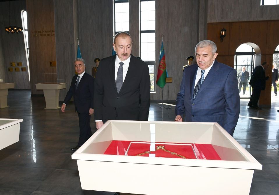 Президент Ильхам Алиев принял участие в открытии Музея государственных символов в Товузе (ФОТО)