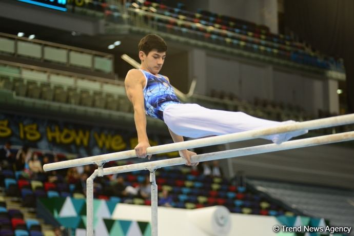 Азербайджанские гимнасты вышли в финал Международного турнира AGF Junior Trophy в упражнении на параллельных брусьях