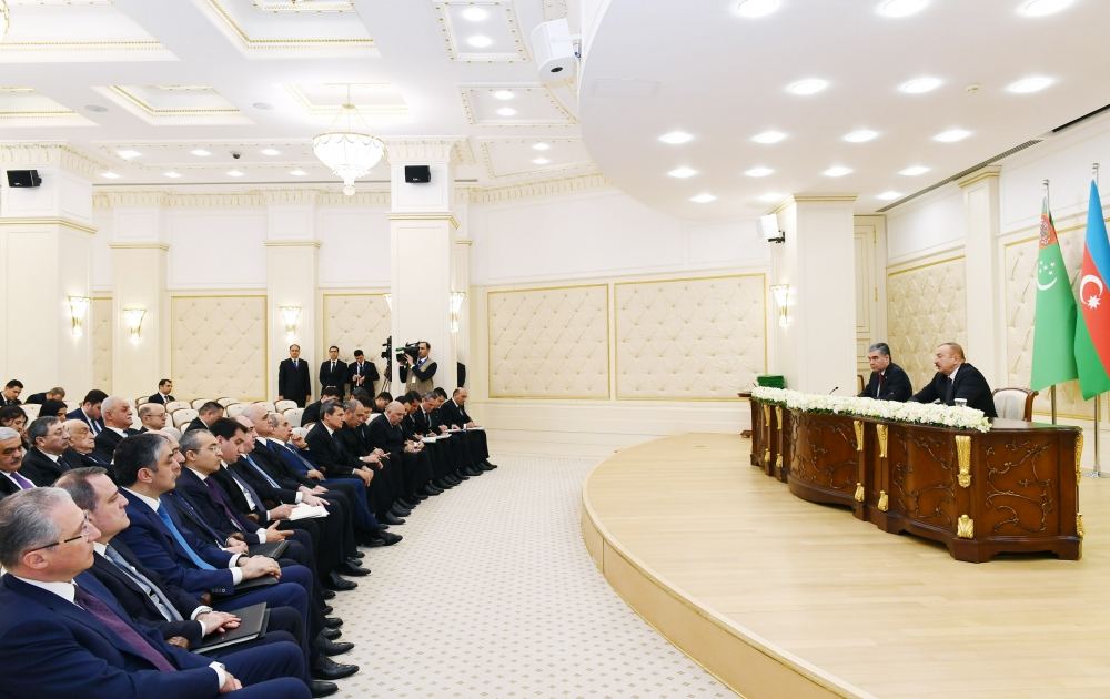Президенты Азербайджана и Туркменистана выступили с заявлениями для прессы (ФОТО)
