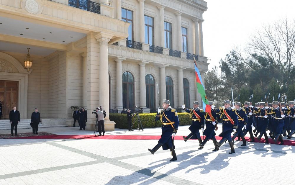 Состоялась церемония  официальной встречи в Баку президента Туркменистана (ФОТО/ВИДЕО)