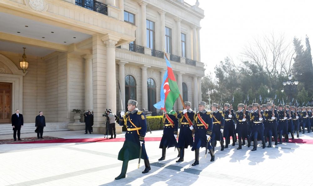 Состоялась церемония  официальной встречи в Баку президента Туркменистана (ФОТО/ВИДЕО)