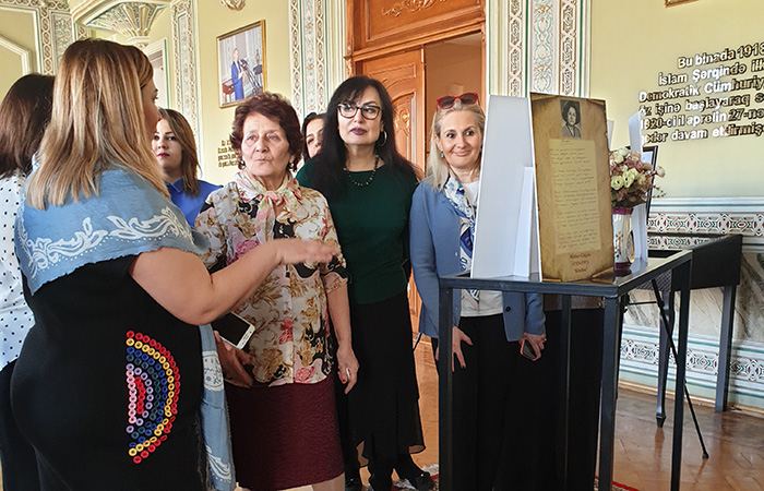 В Баку открылась выставка рукописей женщин-поэтов (ФОТО)