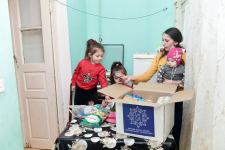 Фонд Гейдара Алиева раздал малообеспеченным семьям подарки по случаю праздника Новруз (ФОТО)