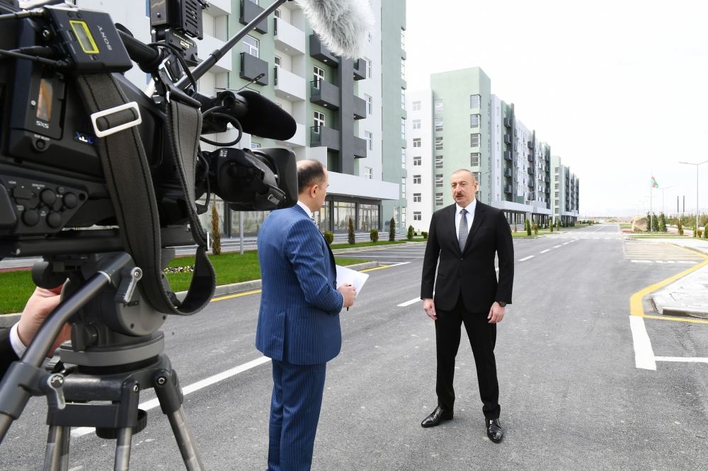Президент Ильхам Алиев и Первая леди Мехрибан Алиева приняли участие в открытии жилого комплекса в Говсане (ФОТО/ВИДЕО)