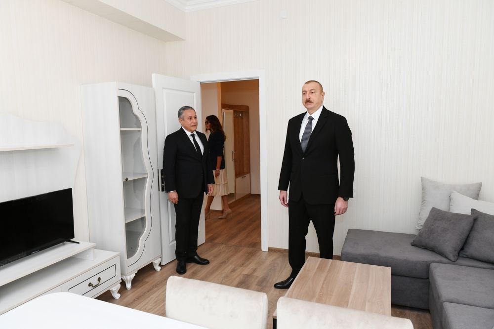 Президент Ильхам Алиев и Первая леди Мехрибан Алиева приняли участие в открытии жилого комплекса в Говсане (ФОТО/ВИДЕО)