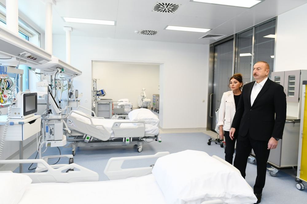 Президент Ильхам Алиев и Первая леди Мехрибан Алиева приняли участие в открытии медицинского учреждения "Ени клиника" в Баку (ФОТО/ВИДЕО) (версия 2)