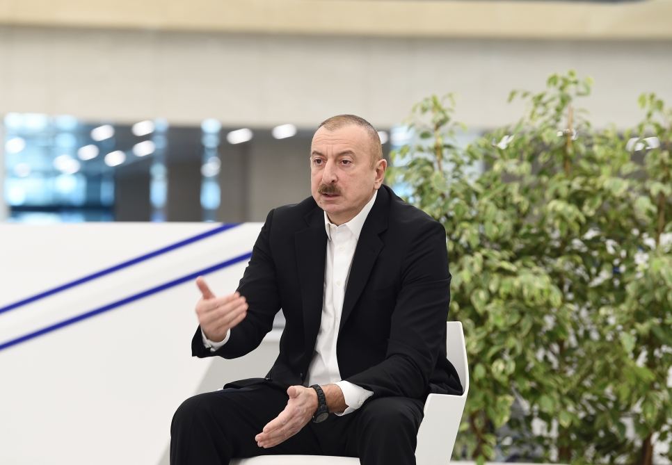 Президент Ильхам Алиев и Первая леди Мехрибан Алиева приняли участие в открытии медицинского учреждения "Ени клиника" в Баку (ФОТО/ВИДЕО) (версия 2)