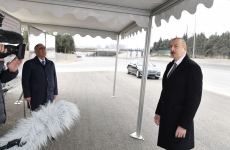 Президент Ильхам Алиев ознакомился с работами по расширению дороги Баку-Сумгайыт и принял участие в открытии пешеходного перехода на пересечении Московского проспекта и улицы 20 Января (ФОТО/ВИДЕО)