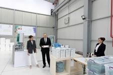 Президент Ильхам Алиев принял участие в открытии предприятия по производству медицинских масок в Сумгайытском химическом промышленном парке (ФОТО/ВИДЕО)