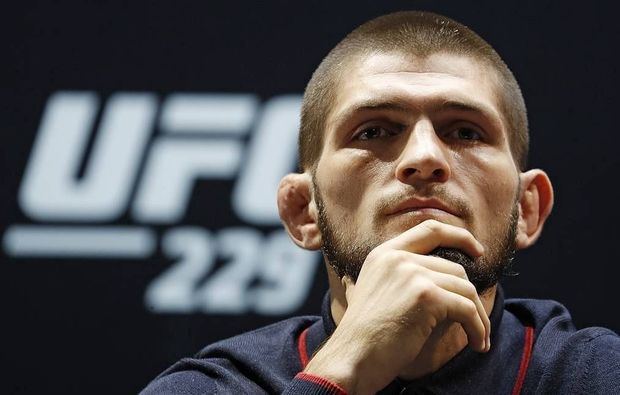 Нурмагомедов победил Гэтжи и в третий раз защитил титул чемпиона UFC