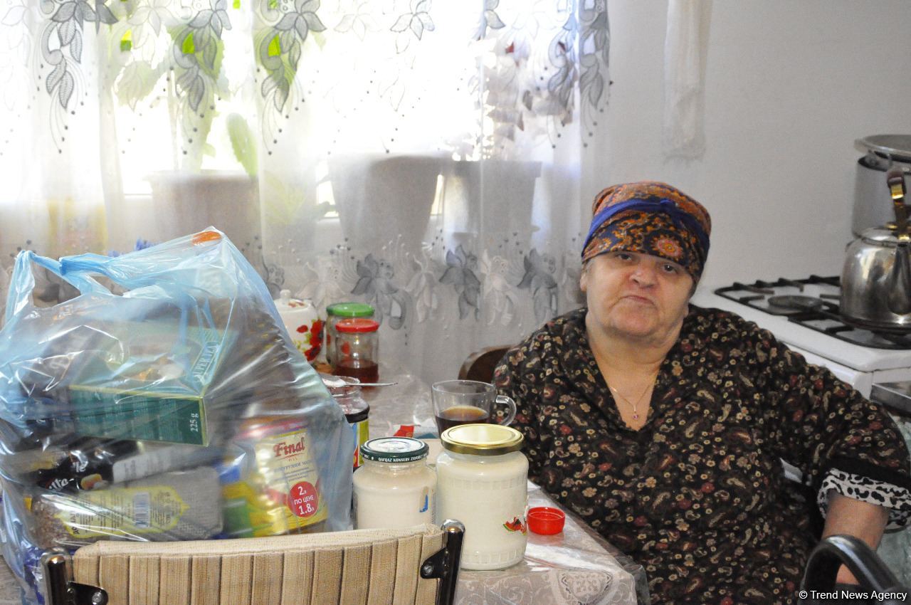 Депутат Севиль Микаилова оказала продовольственную помощь малообеспеченным семьям и одиноким лицам (ФOTO)