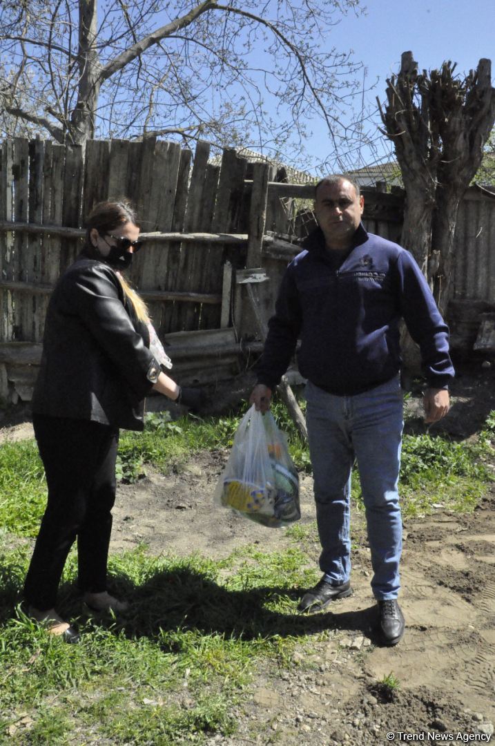 Депутат Севиль Микаилова оказала продовольственную помощь малообеспеченным семьям и одиноким лицам (ФOTO)