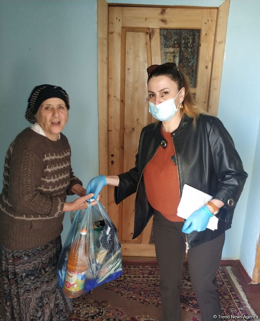 Депутат Севиль Микаилова оказала продовольственную помощь малообеспеченным семьям и одиноким лицам (ФOTO)