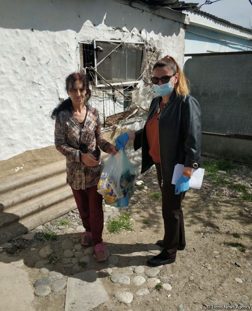 Депутат Севиль Микаилова оказала продовольственную помощь малообеспеченным семьям и одиноким лицам (ФOTO)