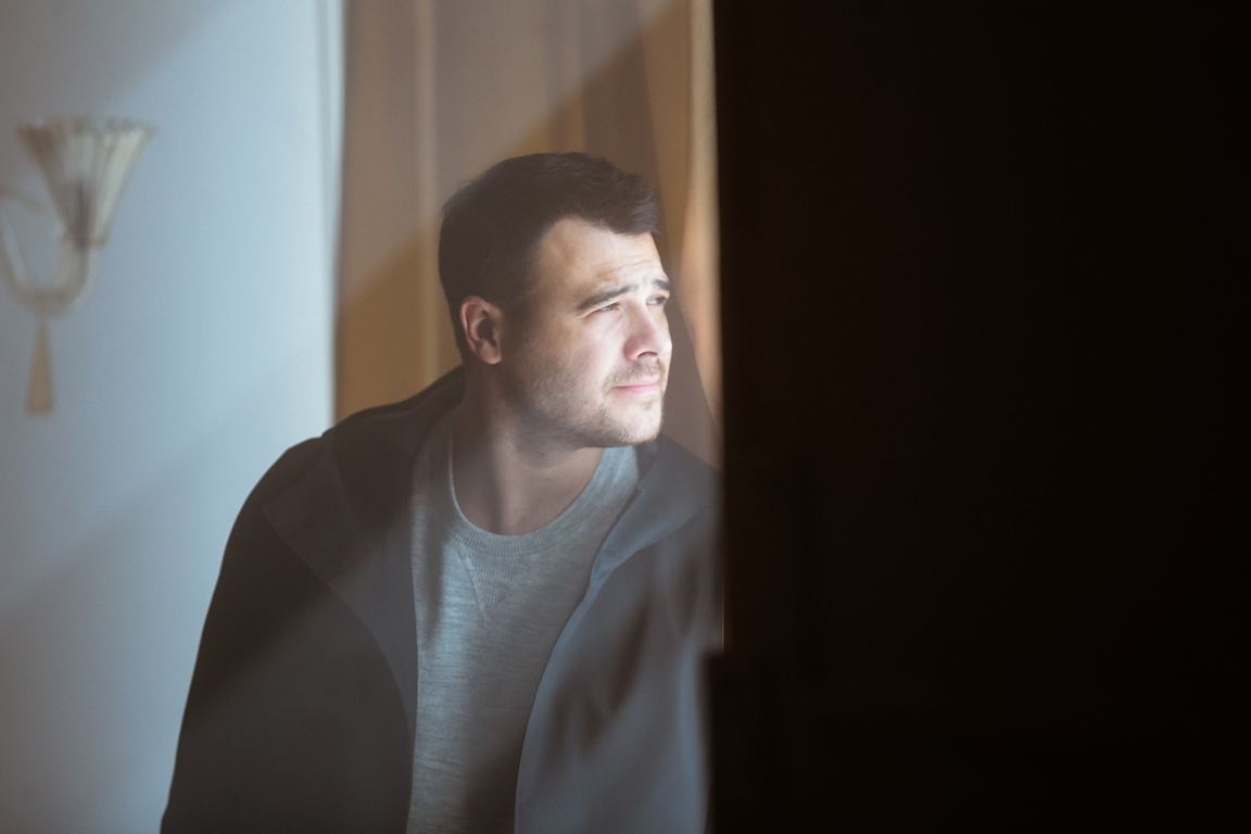 Зачем народному артисту грабить банк? EMIN и JONY - один и тот же человек с разницей в 15 лет (ВИДЕО, ФОТО)