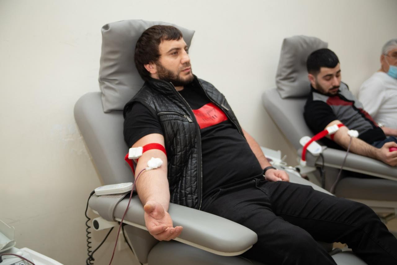 Азербайджанские мастера единоборств провели акцию в поддержку больных талассемией (ФОТО)