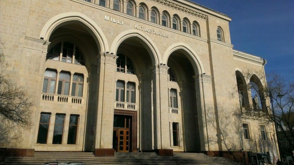 В Баку открылась выставка, посвященная Международному дню мира