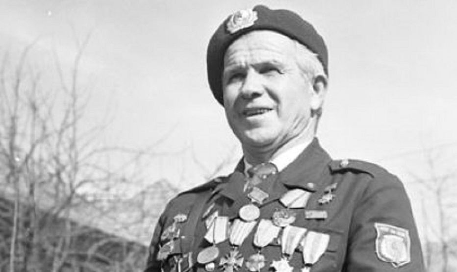 Азербайджанский герой, заслуживший право идти впереди президента Франции. Невероятная история "капитана рейха"!  (ФОТО)