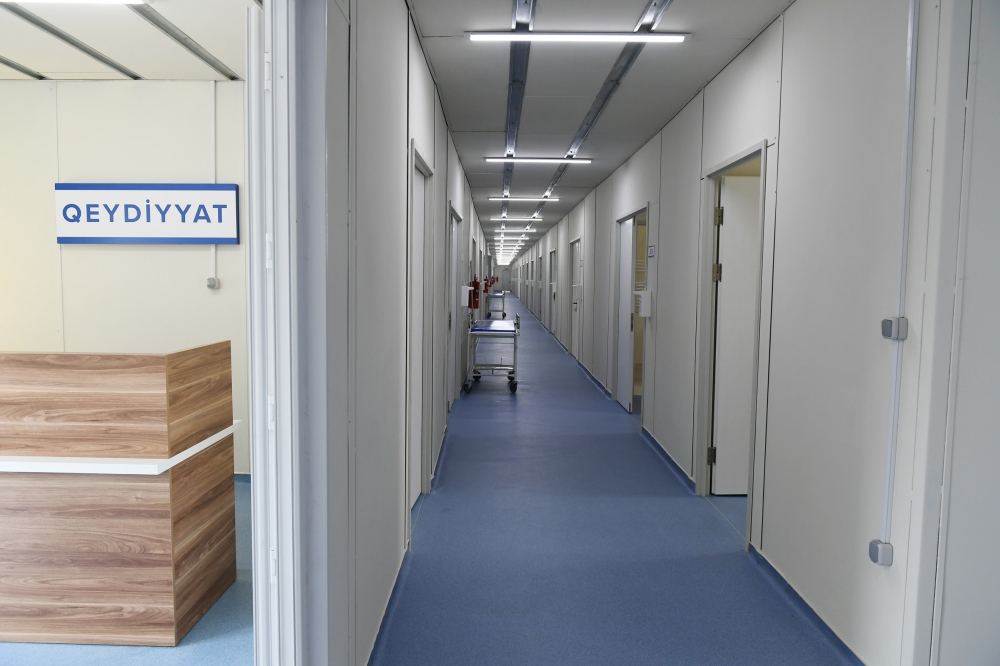 Президент Ильхам Алиев и Первая леди Мехрибан Алиева приняли участие в открытии первого больничного комплекса модульного типа в Баку (ФОТО/ВИДЕО) (Версия 2)