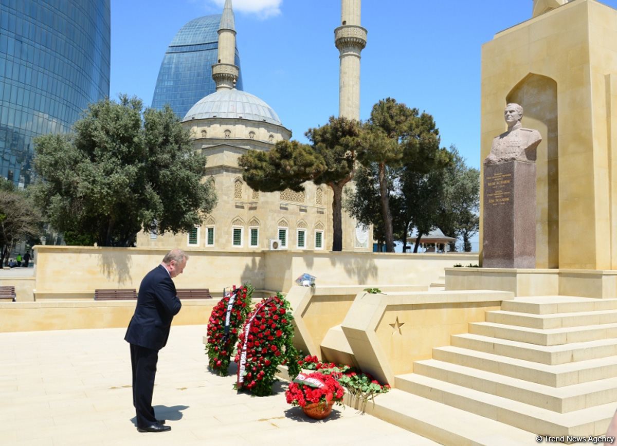 Azerbaijan marks Day of Victory in Great Patriotic War (PHOTO)