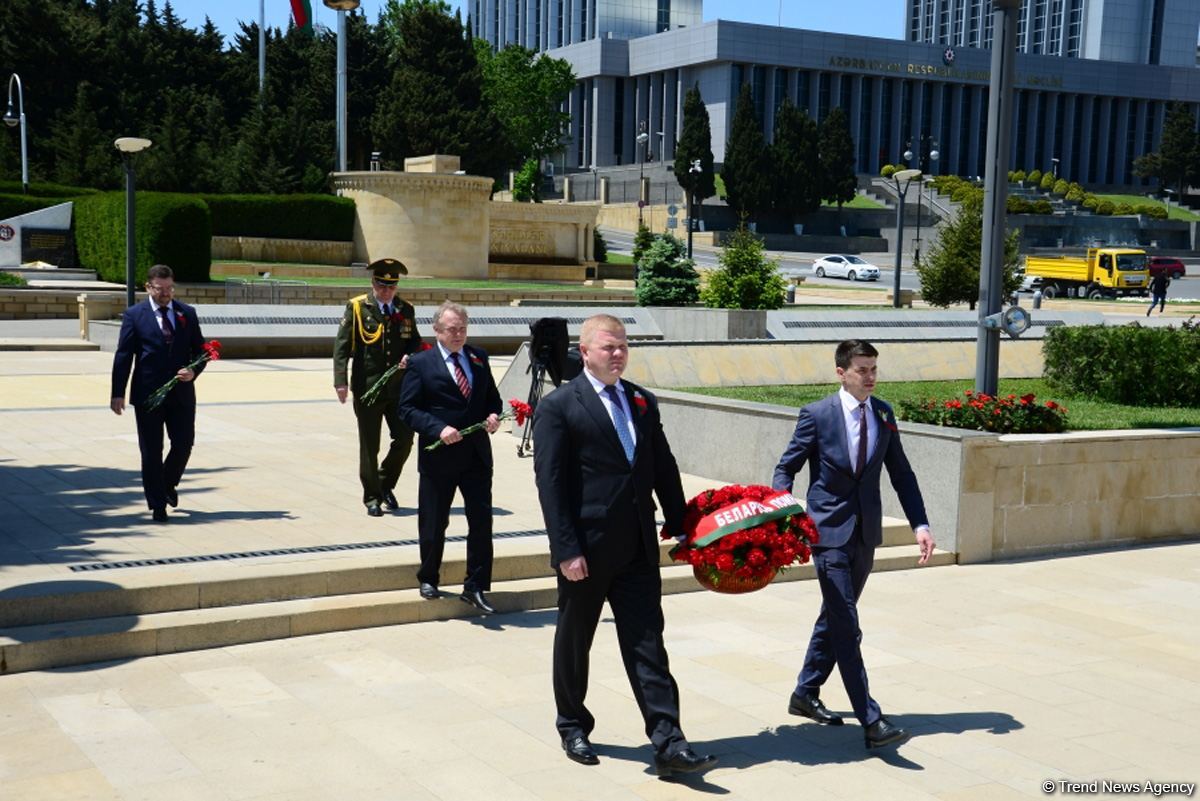 Azerbaijan marks Day of Victory in Great Patriotic War (PHOTO)