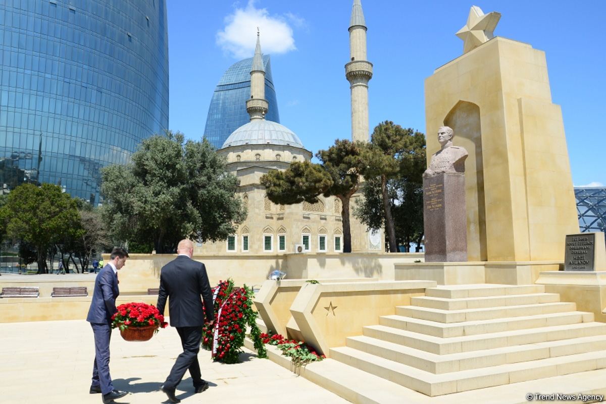 Azerbaijan marks Day of Victory in Great Patriotic War (PHOTO)
