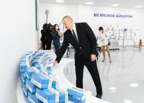 Президент Ильхам Алиев и Первая леди Мехрибан Алиева приняли участие в открытии фабрики по производству медицинских масок и предприятия по производству защитных комбинезонов в Сумгайыте (ФОТО) (версия 2)
