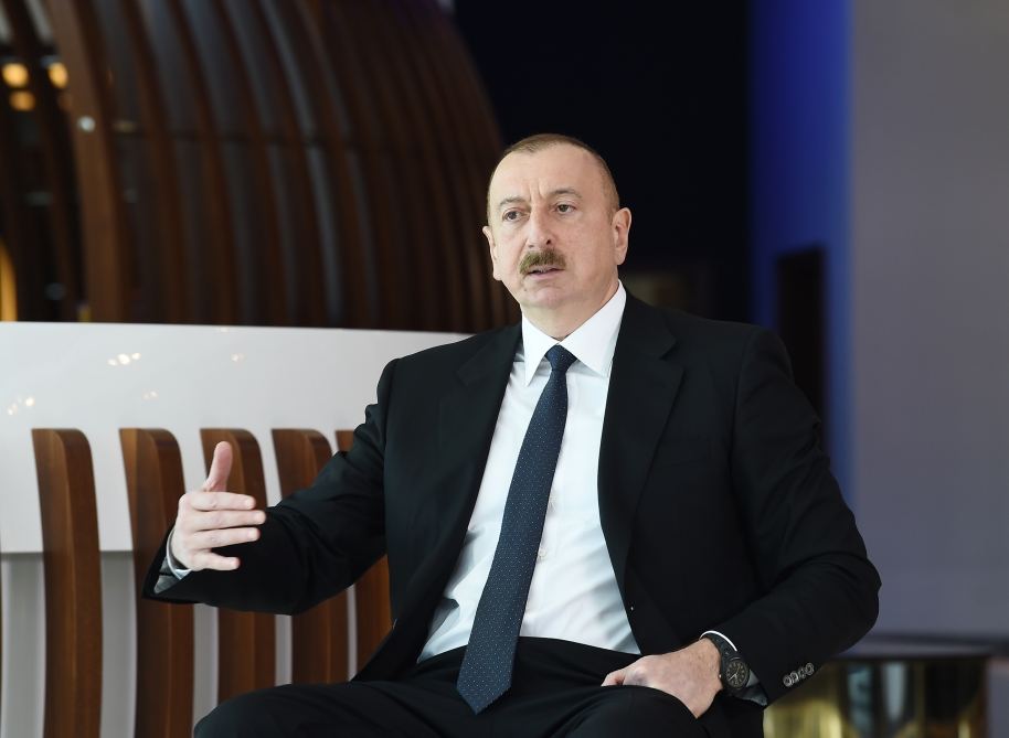 Президент Ильхам Алиев и Первая леди Мехрибан Алиева приняли участие в открытии фабрики по производству медицинских масок и предприятия по производству защитных комбинезонов в Сумгайыте (ФОТО) (версия 2)