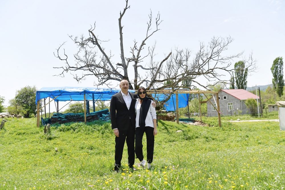 President Ilham Aliyev, First Lady Mehriban Aliyeva view restoration and conservation works at Pir Omar Sultan shrine in Shamakhi (PHOTO/VİDEO)