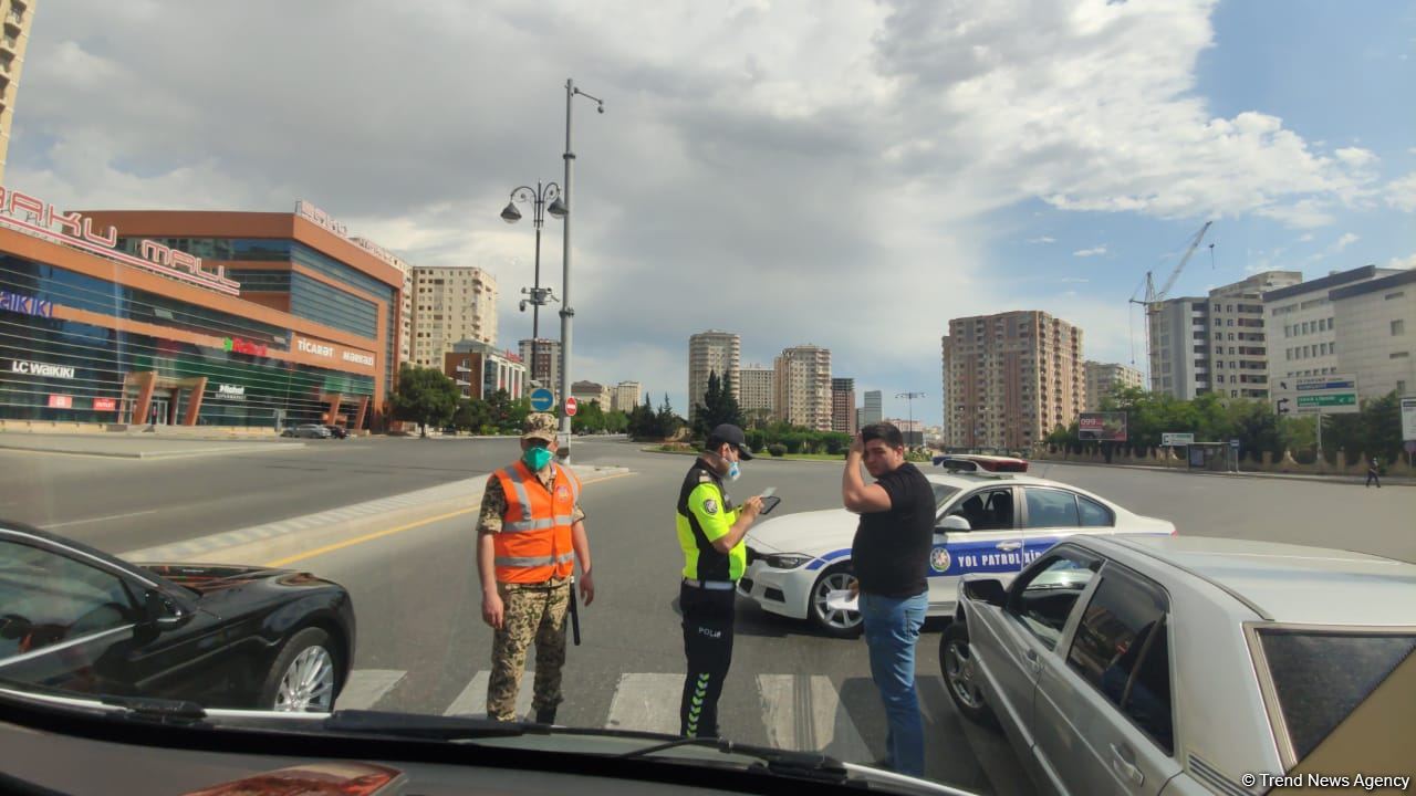 Главное управление полиции Баку - На дорогах задерживаются водители, нарушающие режим карантина (ФОТО)