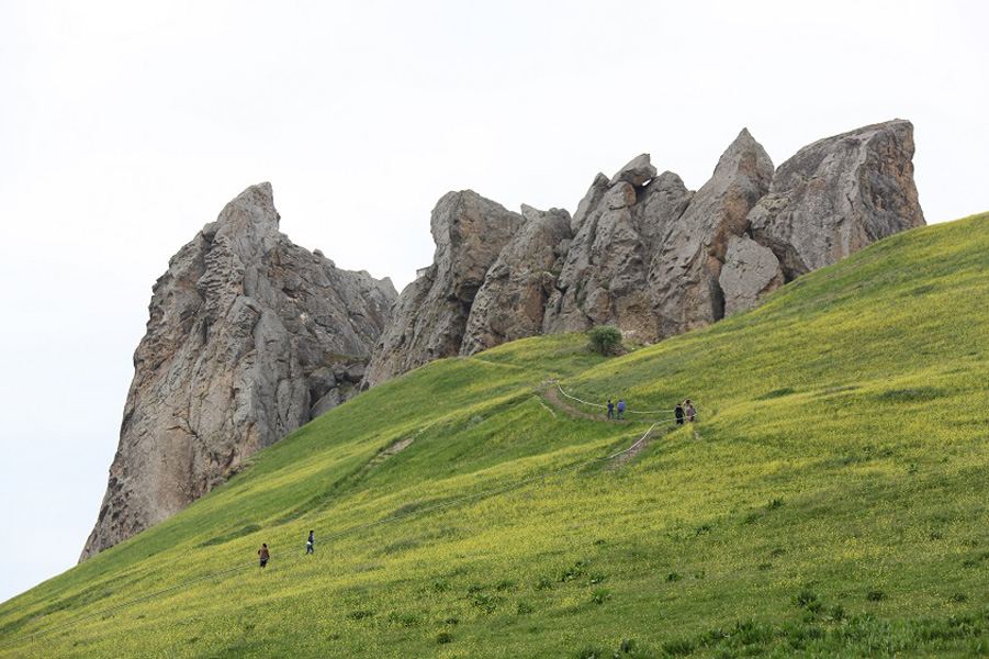 Тайны и предания горы Бешбармаг- Хыдыра Зинда в Азербайджане (ФОТО)