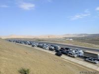 На всех въездах в Баку образовались километровые пробки (ФОТО)