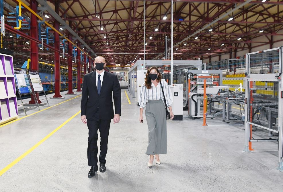 Президент Ильхам Алиев и Первая леди Мехрибан Алиева приняли участие в открытии завода по производству искусственного мрамора и гранита в Гяндже (ФОТО) (версия 2)