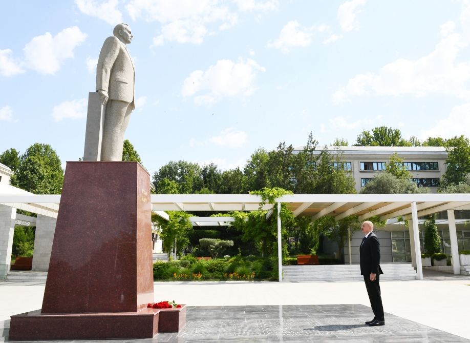 President Ilham Aliyev arrives in Mingachevir city for visit (PHOTO)