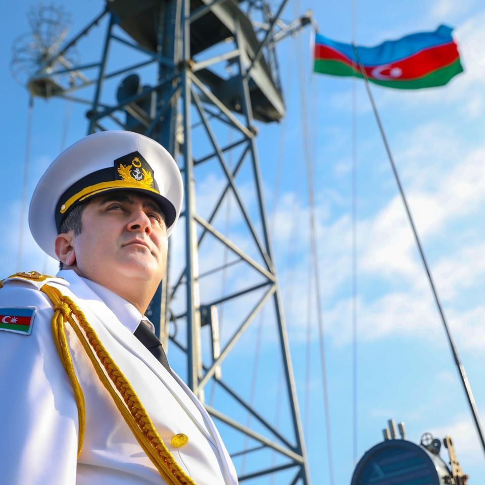 Ведь они могут быть носителями вируса… -  заслуженный артист Джахангир Гурбанов