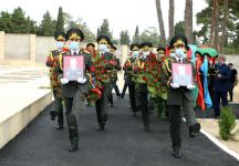 Научите меня стрелять …Памяти генерал-майора Полада Гашимова,  полковника Ильгара Мирзоева и всех шехидов (ВИДЕО)