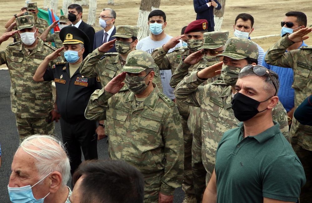Научите меня стрелять …Памяти генерал-майора Полада Гашимова,  полковника Ильгара Мирзоева и всех шехидов (ВИДЕО)